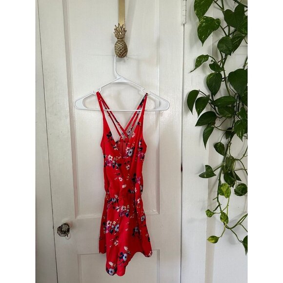 Women’s size x-small red floral romper - Picture 1 of 5